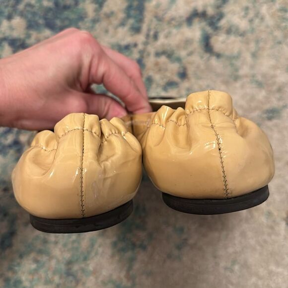 TORY BURCH Women's Beige & brown patent leather ballet flats shoes MINNIE - Picture 4 of 10